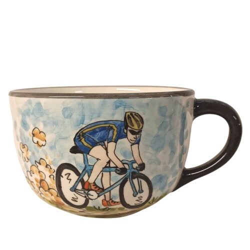 Jumbo Tasse Junge auf dem fahrrad